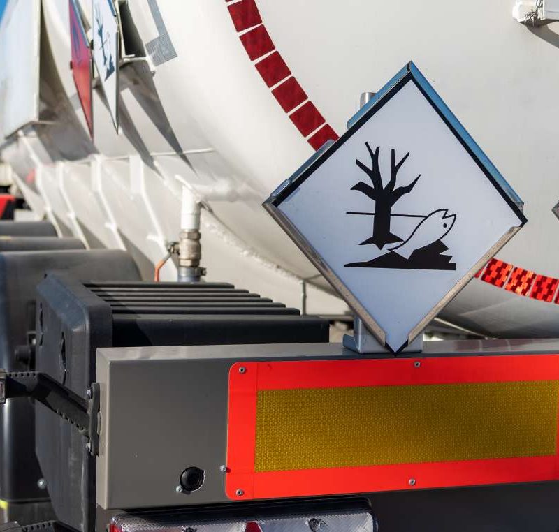 etiquetas en el transporte de mercancía peligrosa